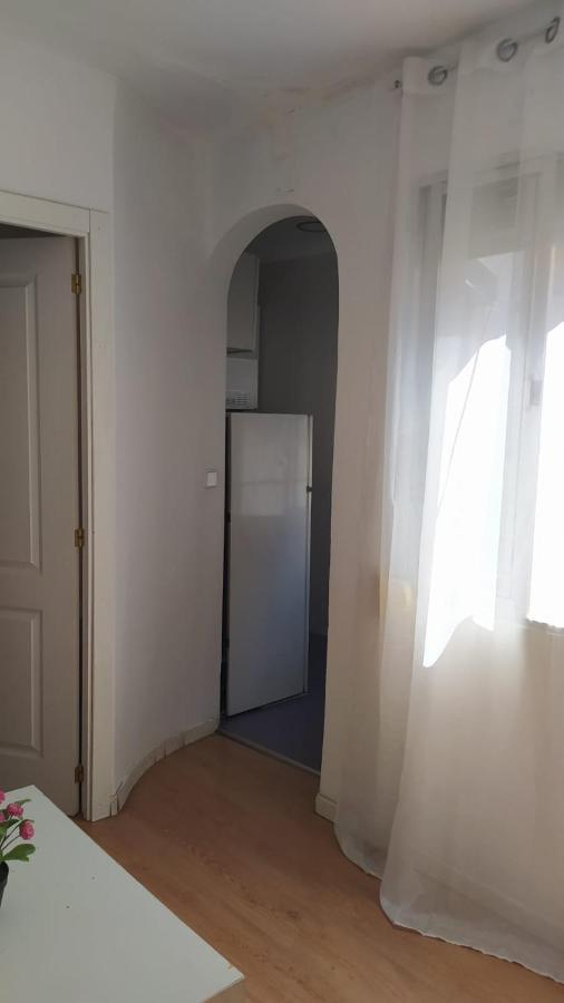 Apartamento En C. María Luisa 2 Dormitorios * Madrid